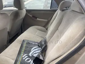 Toyota Corolla CE 2006 Gold