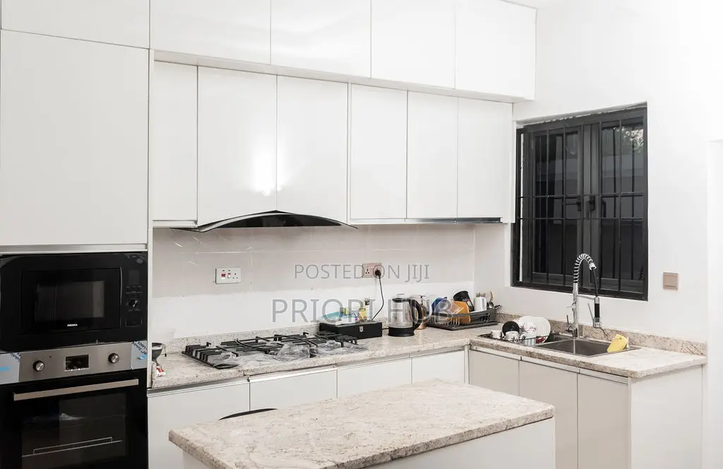 Private And Shared Officespace