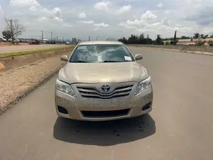Toyota Camry LE 4dr Sedan (2.5L 4cyl 6AM) 2010 Green