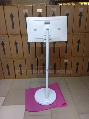 24 Inches Rotating Touchscreen