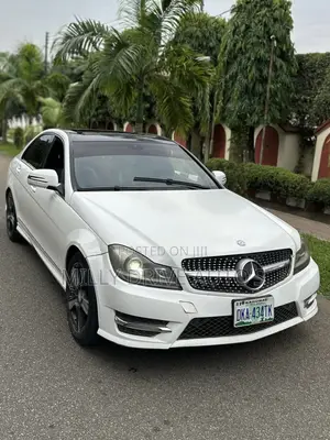 Mercedes-Benz C300 2009 White