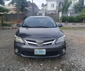 Toyota Corolla LE 4dr Sedan (1.8L 4cyl 4A) 2011 Gray