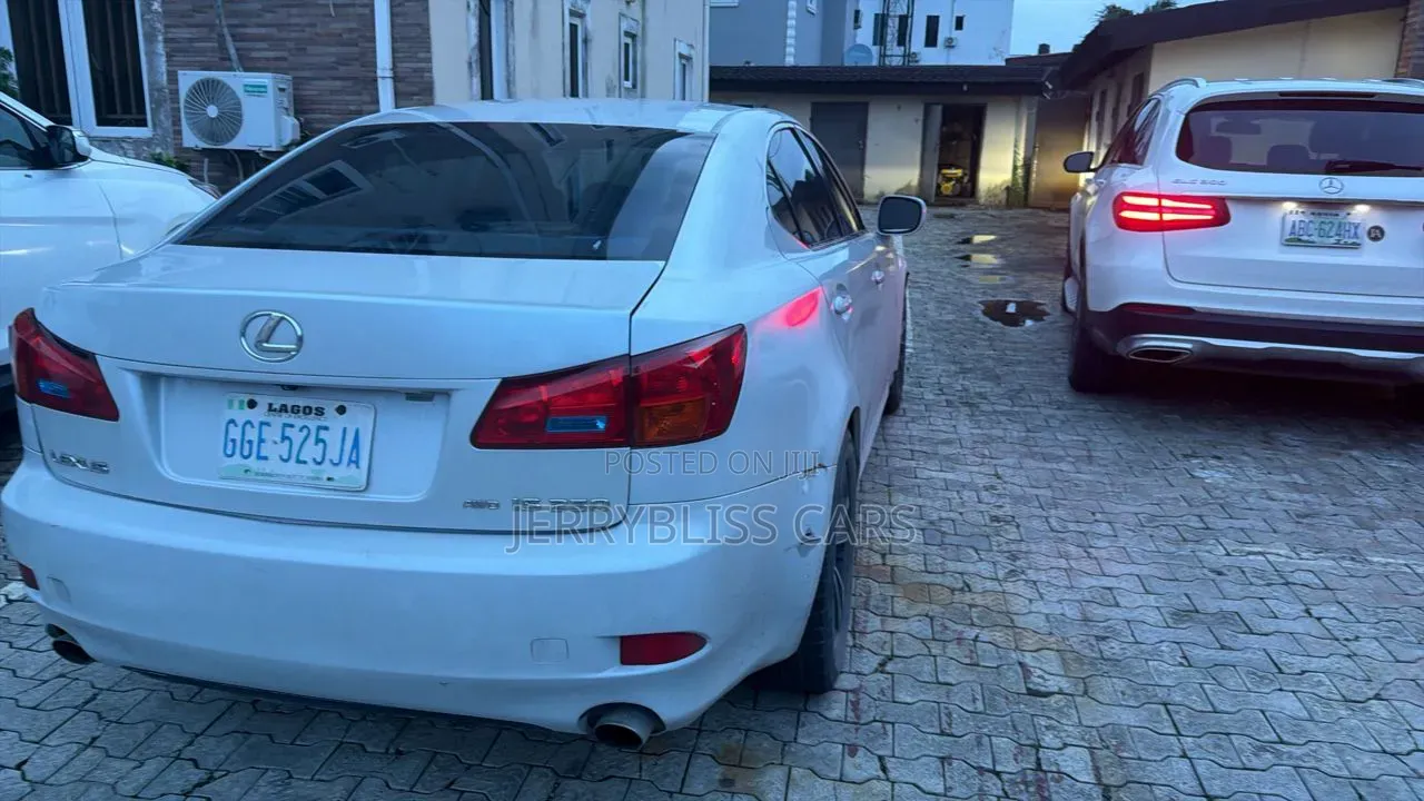 Lexus IS 2009 Off white