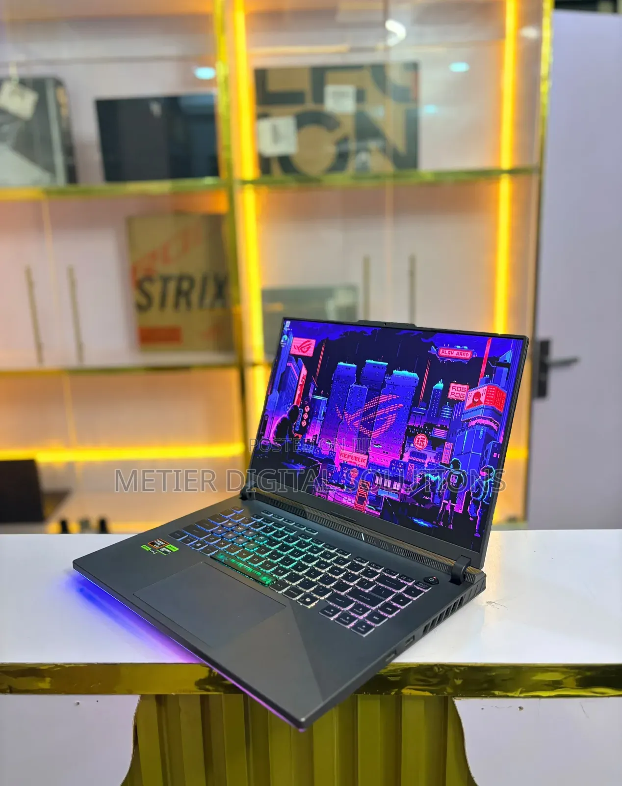 Laptop Asus ROG Strix G16 G614 16GB AMD Ryzen 9 SSD 1T
