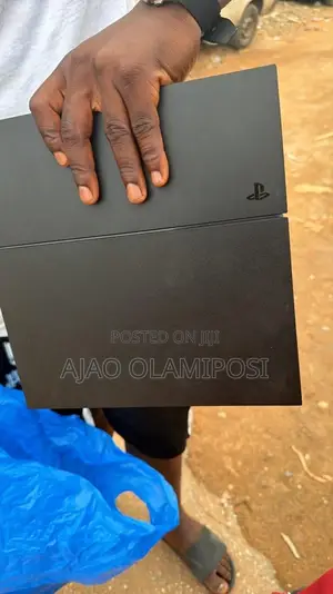 Play Station 4 (Fat)