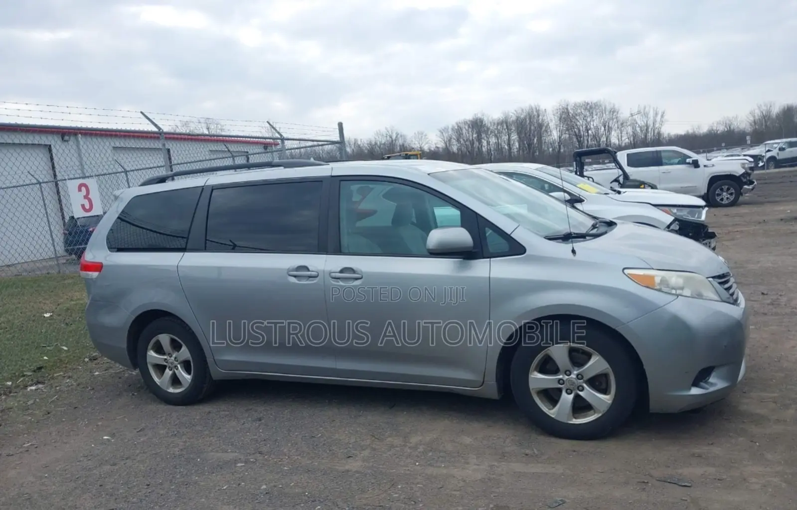 Toyota Sienna 2011 Silver