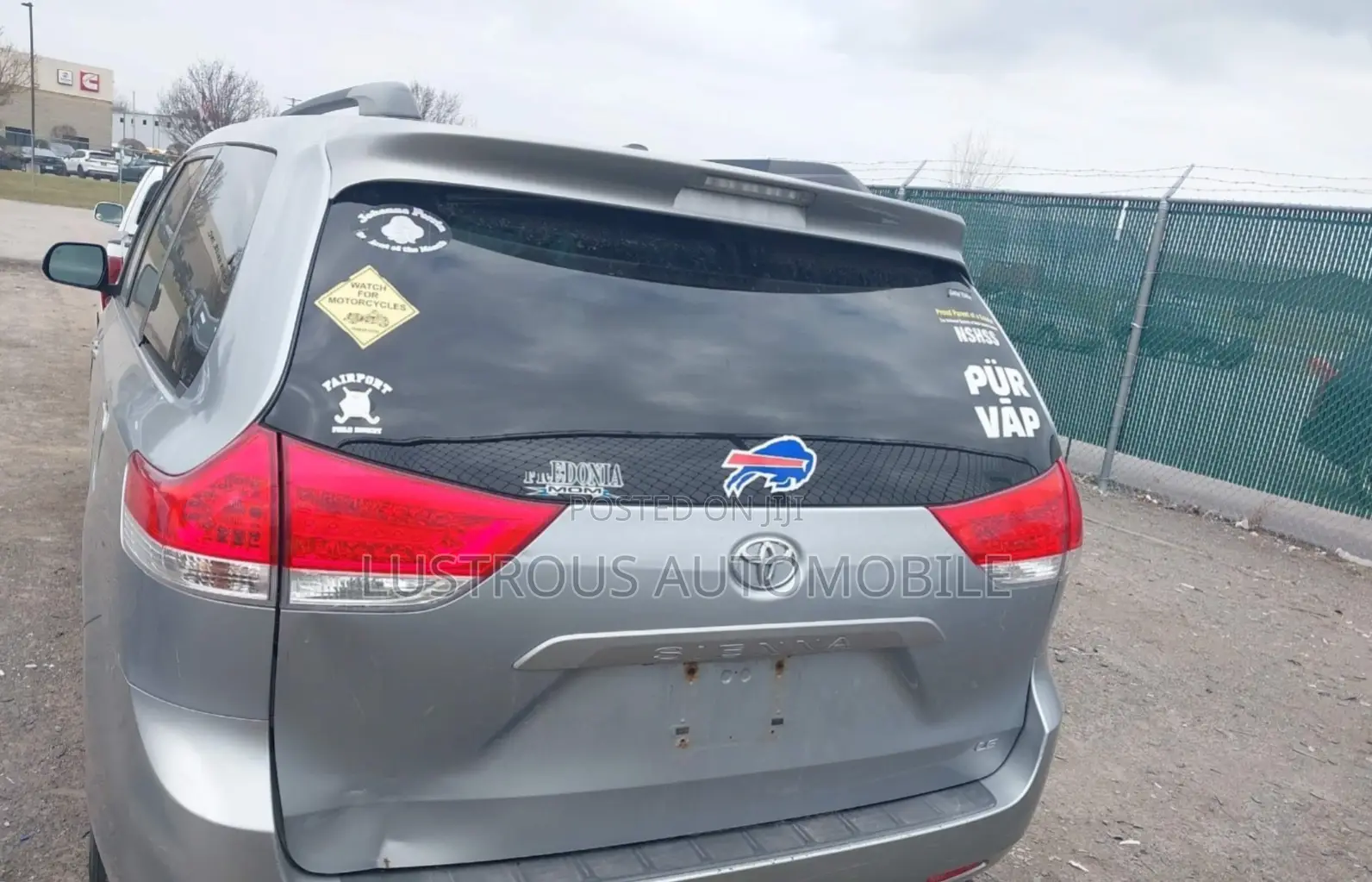 Toyota Sienna 2011 Silver