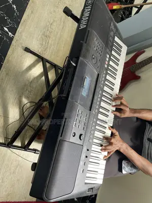 Looking For A Professional Keyboardist
