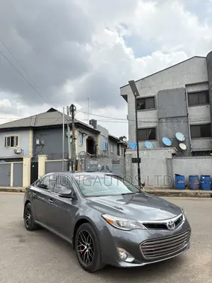 Toyota Avalon Limited 4dr Sedan (3.5L 6cyl 6A) 2014 Gray