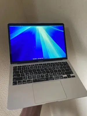 Laptop Apple MacBook Air 2020 8GB Intel Core i5 SSD 512GB