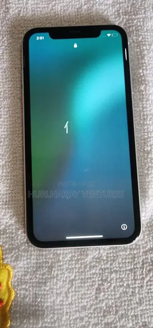Apple iPhone XR 64 GB White