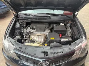 Toyota Camry SE 4dr Sedan (2.5L 4cyl 6A) 2013 Blue