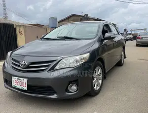 Toyota Corolla 2013 Gray