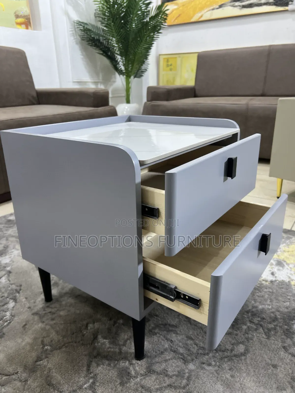 Nova Curve Stool
