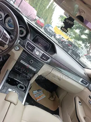 Mercedes-Benz E350 2014 Black