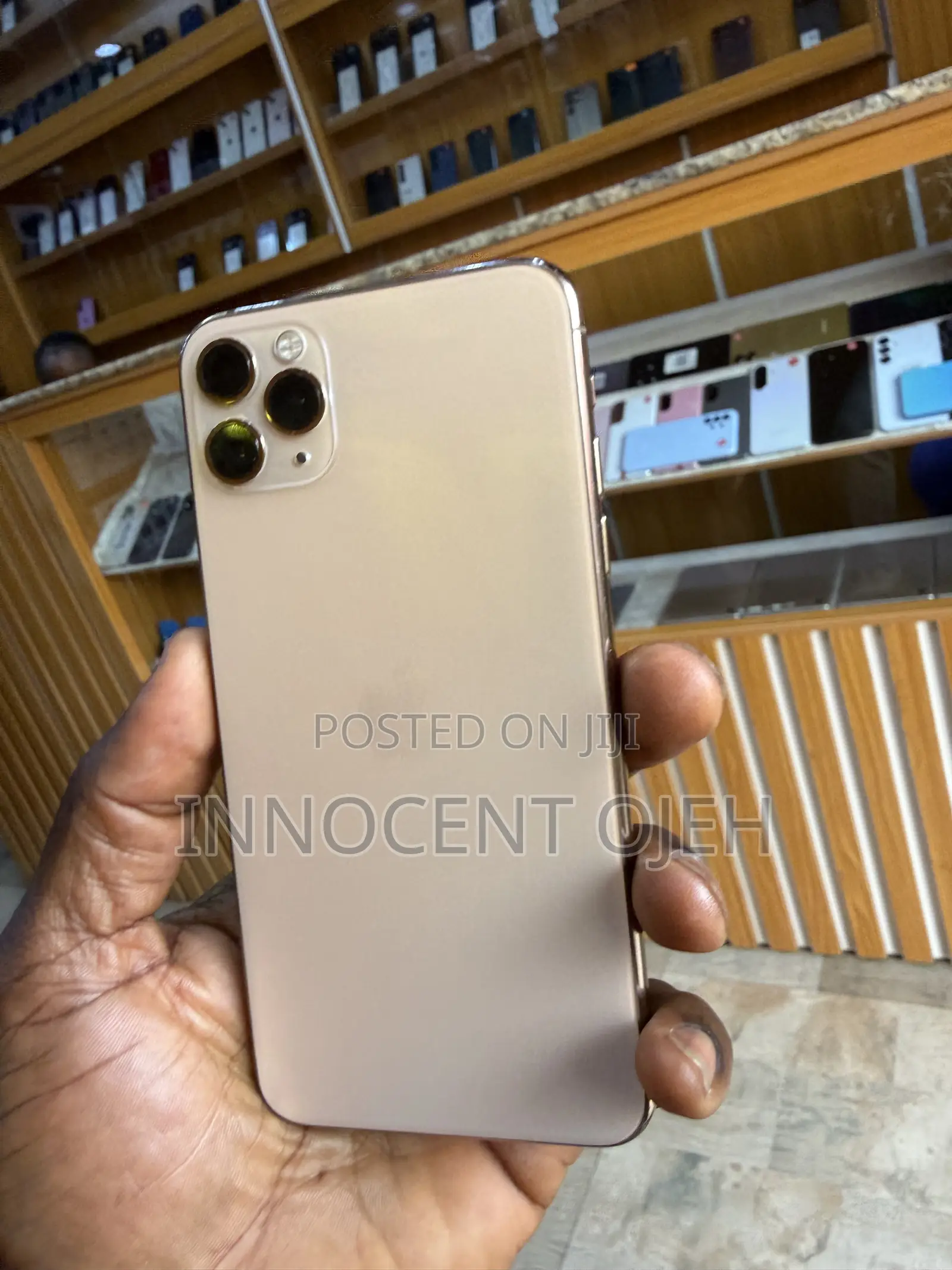 Apple iPhone 11 Pro Max 64 GB Gold