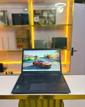 Laptop Clevo W370 8GB Intel Core i3 SSD 1T