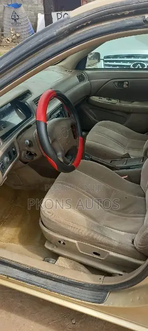 Toyota Camry 1998 Gold