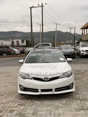 Toyota Camry SE 4dr Sedan (2.5L 4cyl 6A) 2013 White