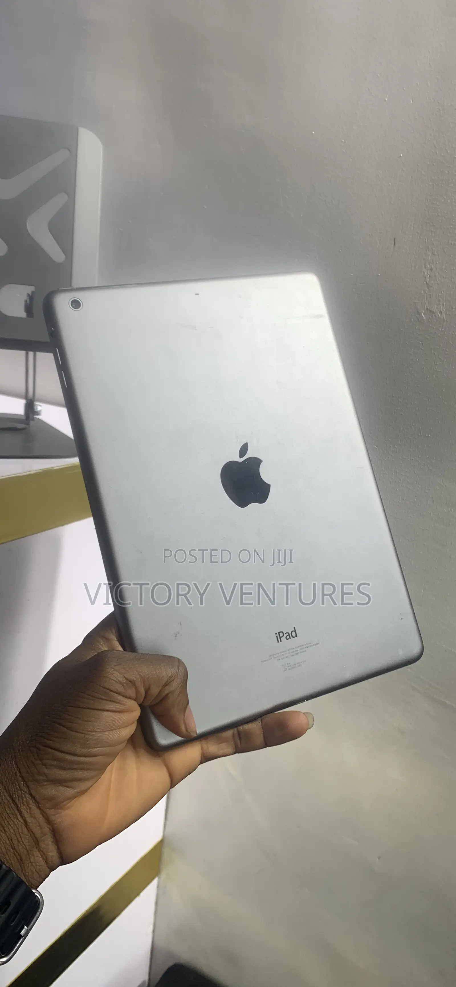 Apple iPad Air 32 GB Gray