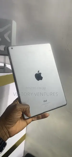 Apple iPad Air 32 GB Gray