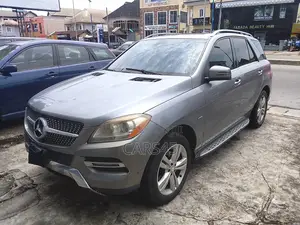 Mercedes-Benz M Class ML350 4MATIC 4dr SUV AWD (3.5L 6cyl 7A) 2014 Gray