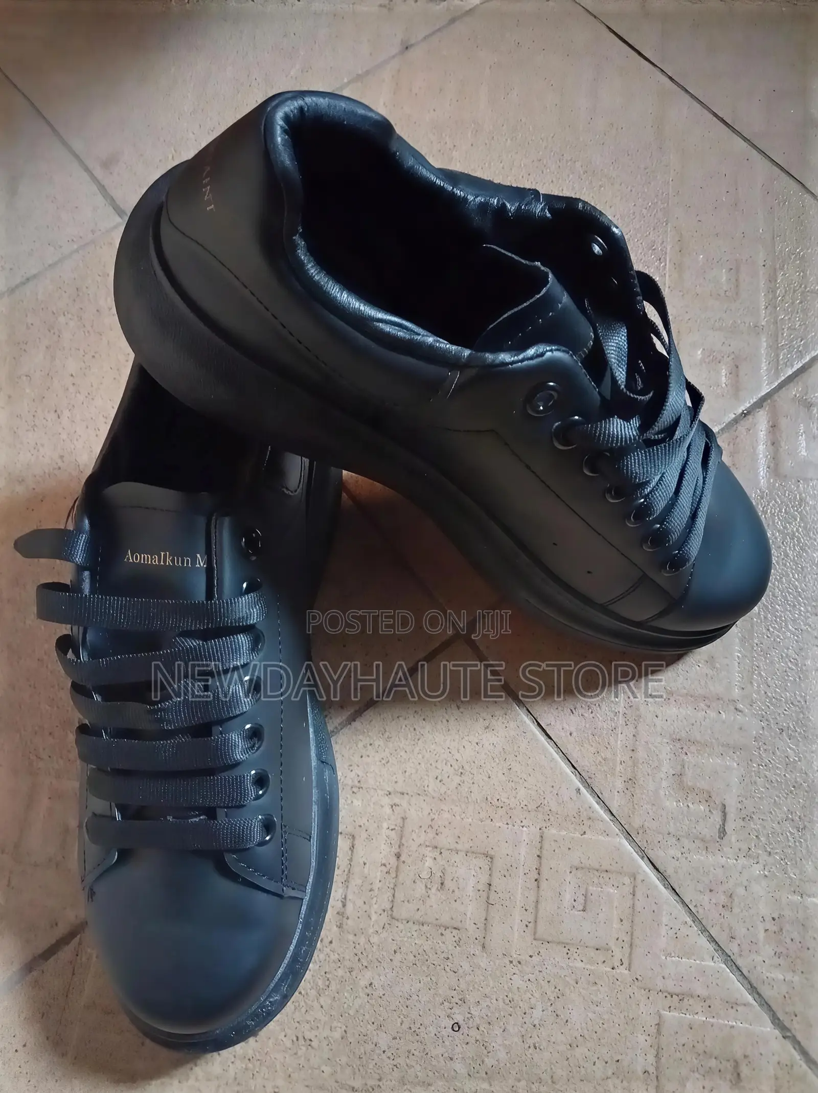 Kodds Monospec Sneakers