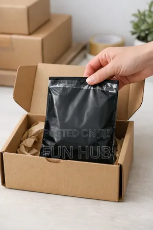Black Plastic Packaging Bag – 25 × 35 Cm (25 Pcs)