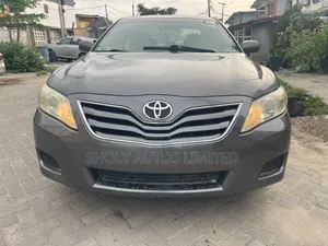 Toyota Camry 2010 Gray