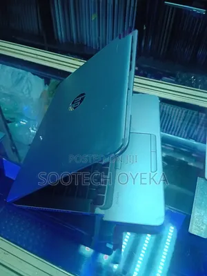 Laptop HP EliteBook 840 G3 4GB Intel Core i5 SSHD+SSD 256GB