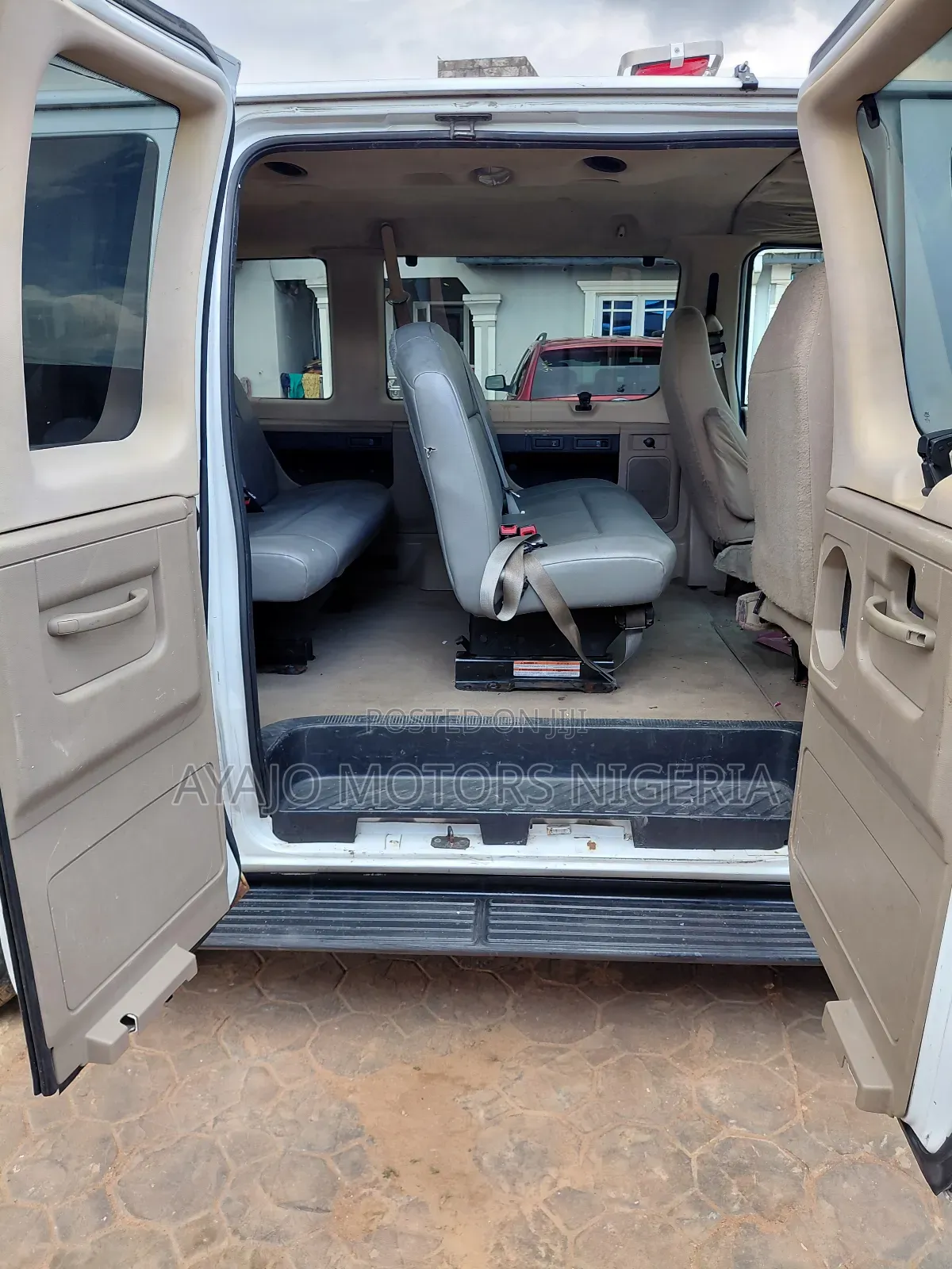 Ford E250 2007 White