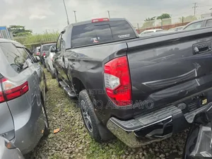 Toyota Tundra 2014 Gray