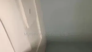 3bdrm Apartment in Oluyole for rent
