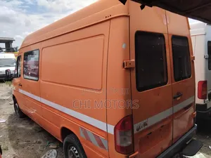 Mercedes-Benz Sprinter 2005 Orange