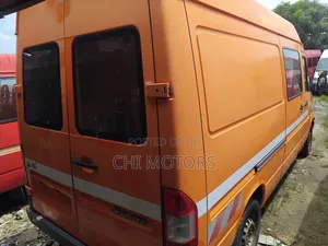 Mercedes-Benz Sprinter 2005 Orange