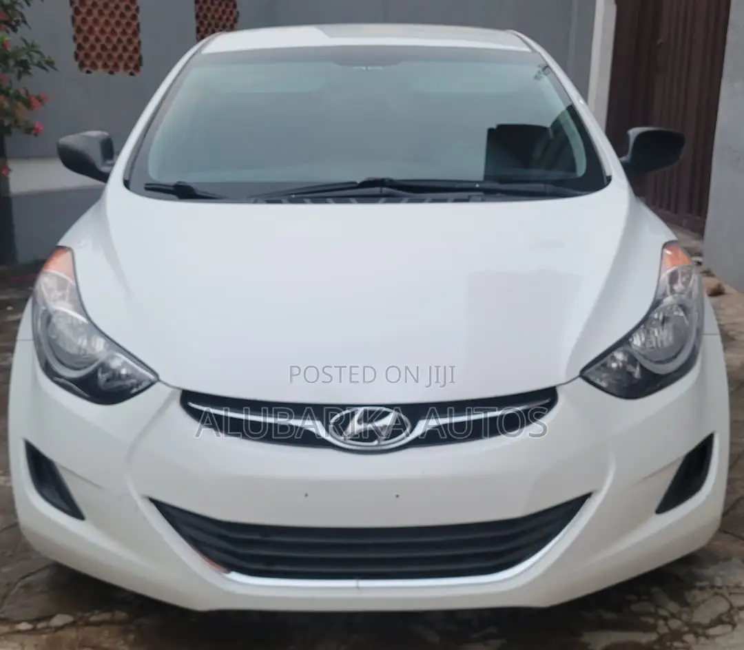 Hyundai Elantra 2012 White