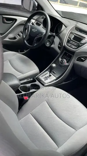 Hyundai Elantra 2012 White