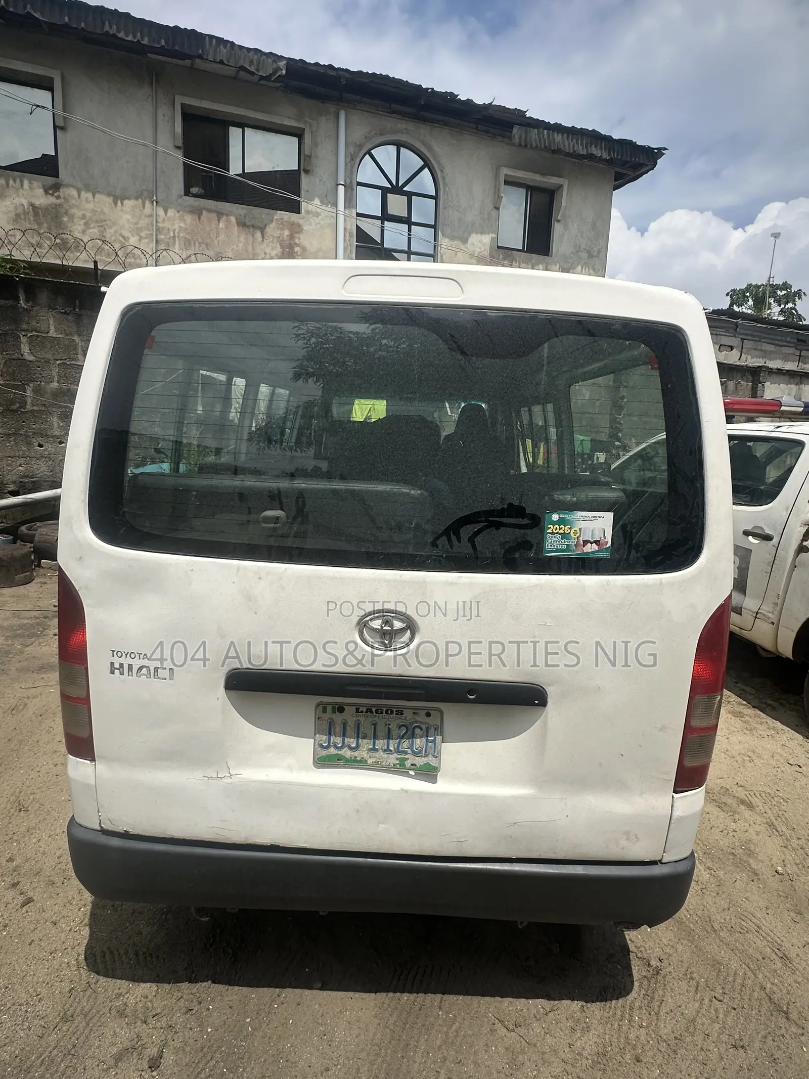 Toyota HiAce 2004 White