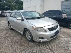 Toyota Corolla 2010 Silver