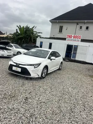 Toyota Corolla LE 2022 White