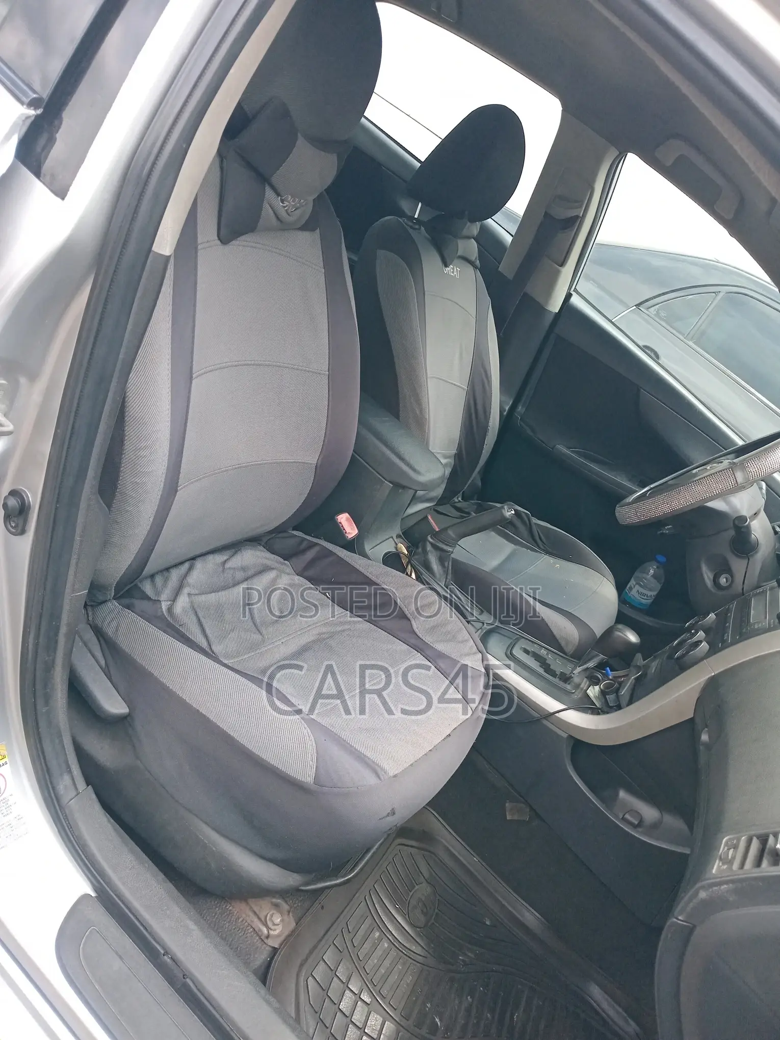 Toyota Corolla 2010 Silver