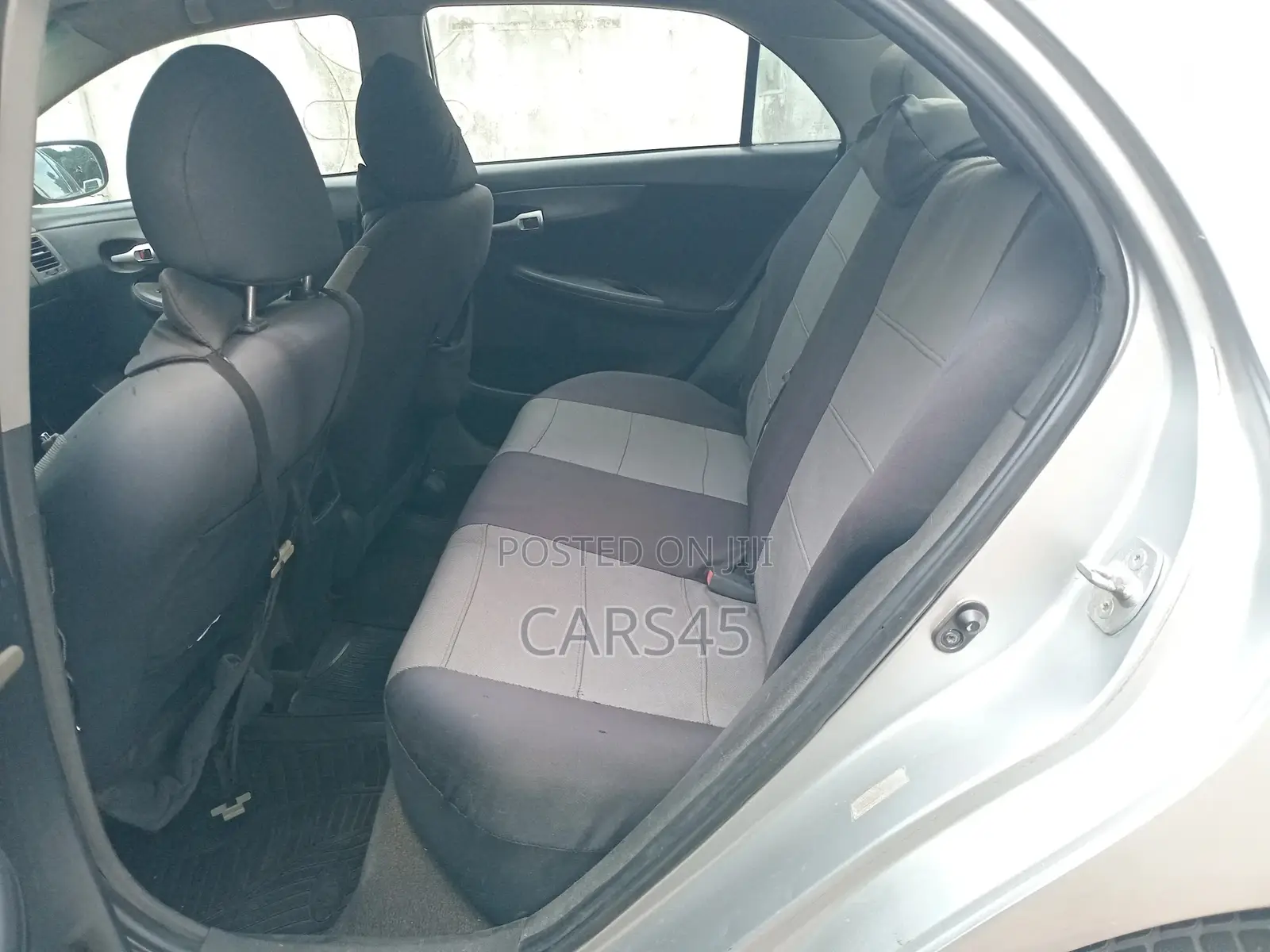Toyota Corolla 2010 Silver