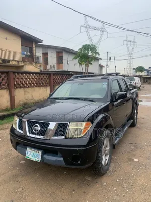 Nissan Frontier SV Crew Cab 5.0 ft. SB 2026 Black