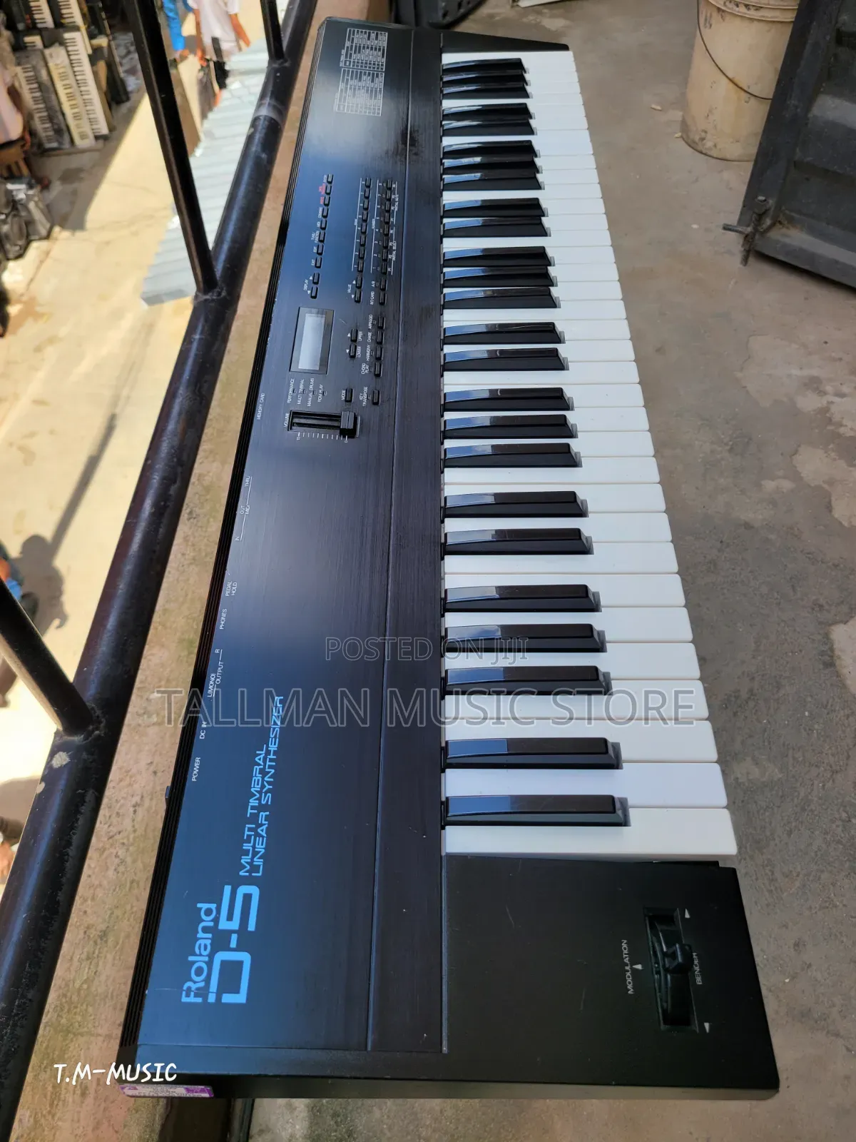 Roland D5 Synth