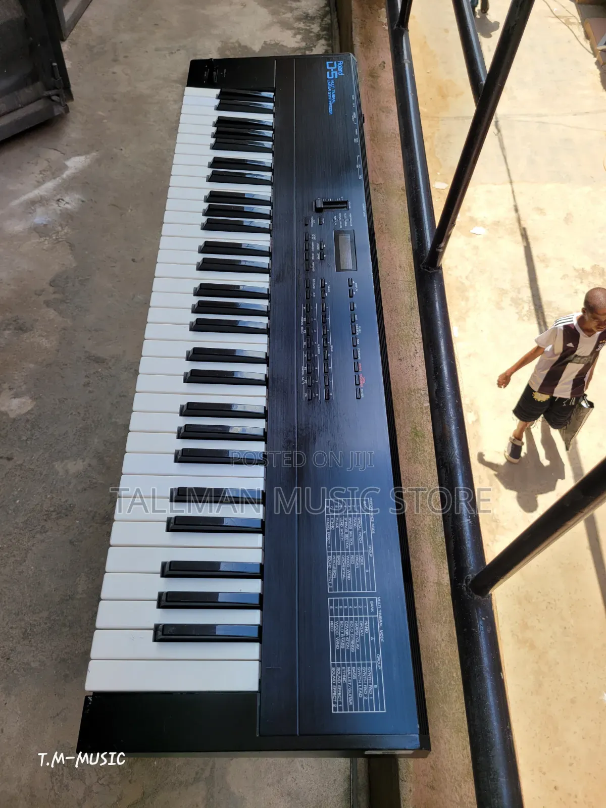 Roland D5 Synth