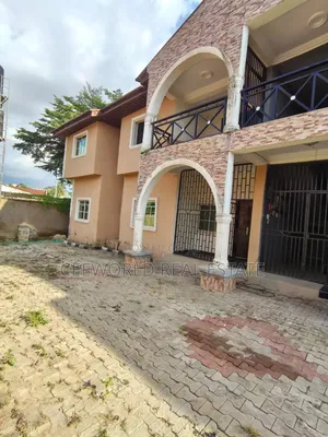 3bdrm Apartment in Olakunle Akala for rent