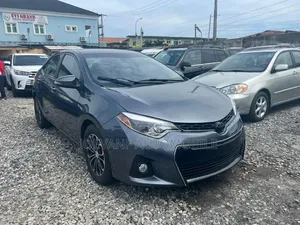 Toyota Corolla 2015 Gray