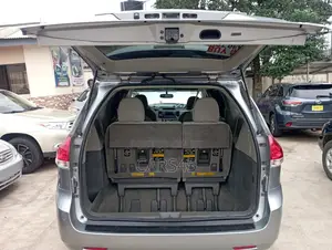 Toyota Sienna 2011 Gray