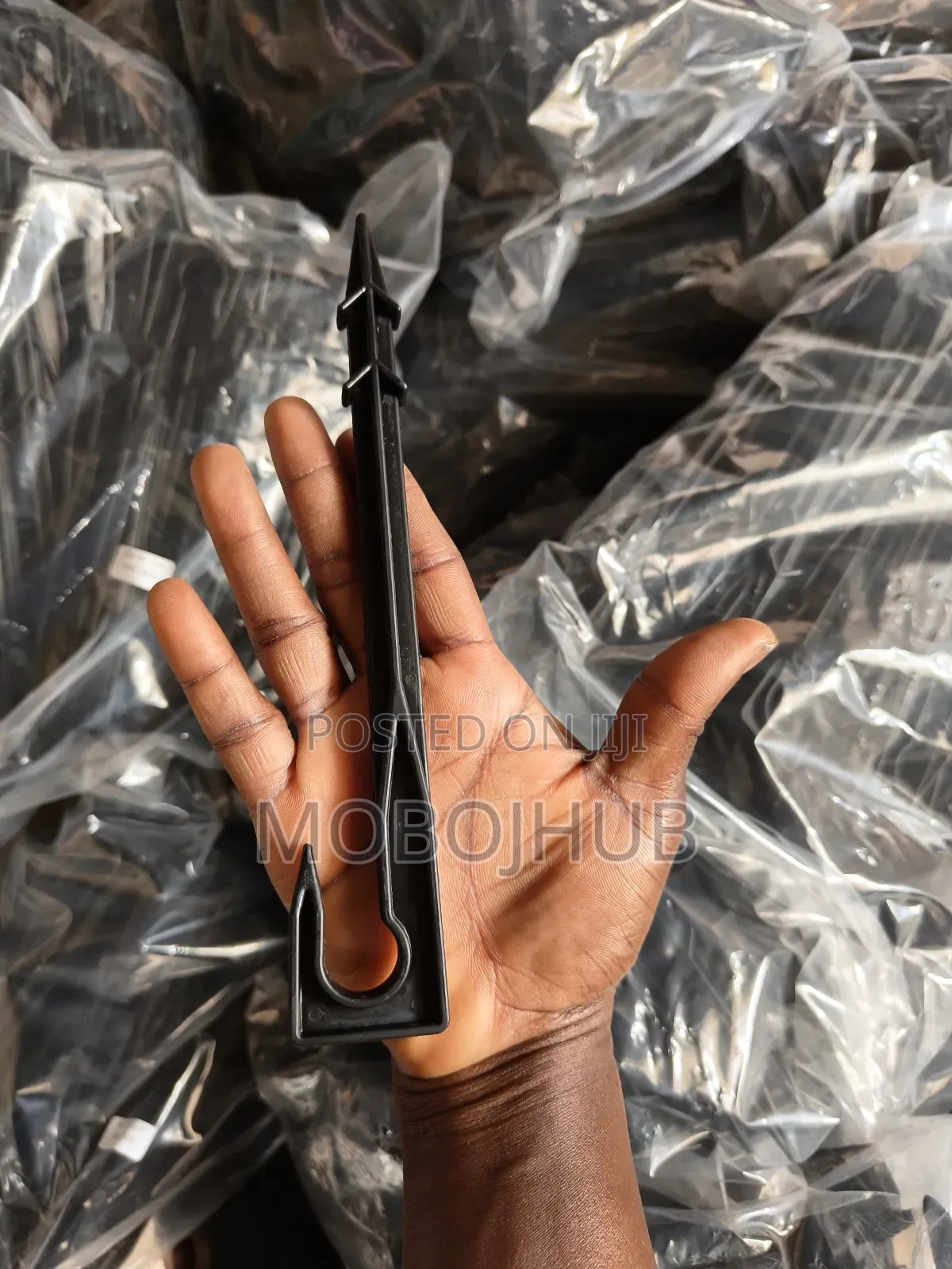 100pcs Hold Down Support Peg for Drip Irrigation Tape