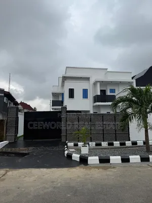 5bdrm Duplex in Oluyole Main Estate for sale